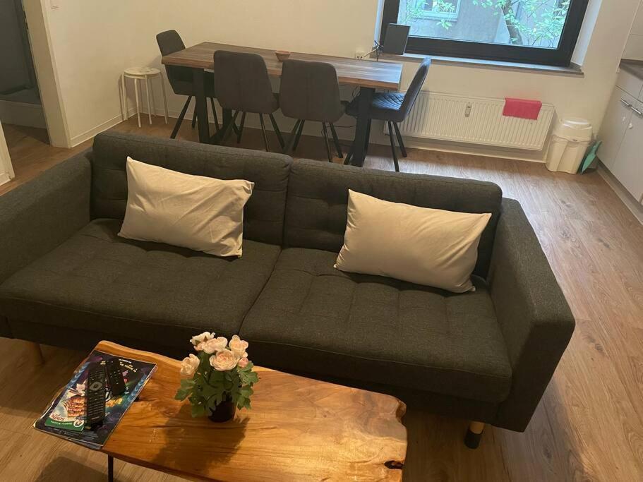 Zentrale Wohnung Direkt Am Hauptbahnhof - Bismarck Düsseldorf Kültér fotó
