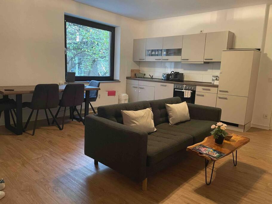 Zentrale Wohnung Direkt Am Hauptbahnhof - Bismarck Düsseldorf Kültér fotó