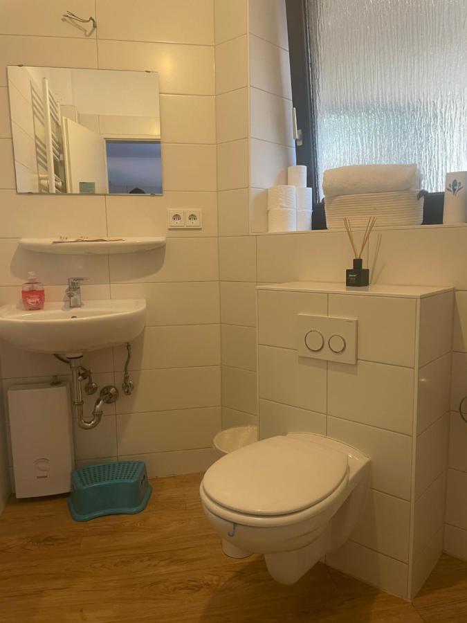 Zentrale Wohnung Direkt Am Hauptbahnhof - Bismarck Düsseldorf Kültér fotó