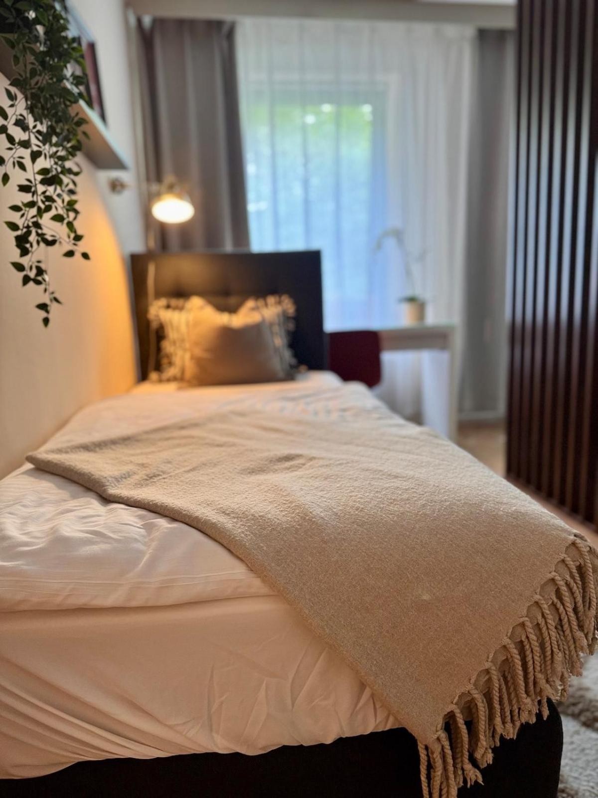 Zentrale Wohnung Direkt Am Hauptbahnhof - Bismarck Düsseldorf Kültér fotó