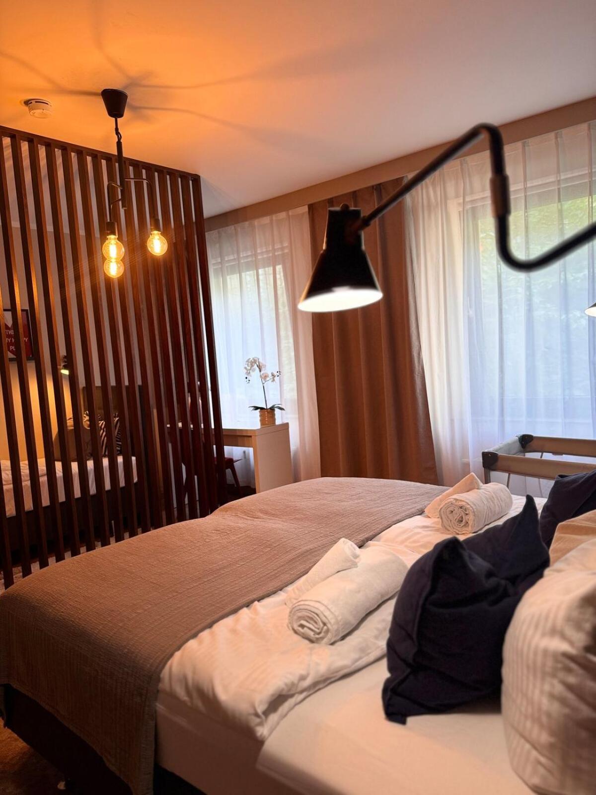 Zentrale Wohnung Direkt Am Hauptbahnhof - Bismarck Düsseldorf Kültér fotó