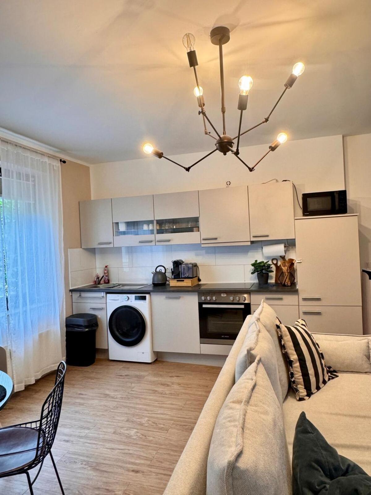 Zentrale Wohnung Direkt Am Hauptbahnhof - Bismarck Düsseldorf Kültér fotó