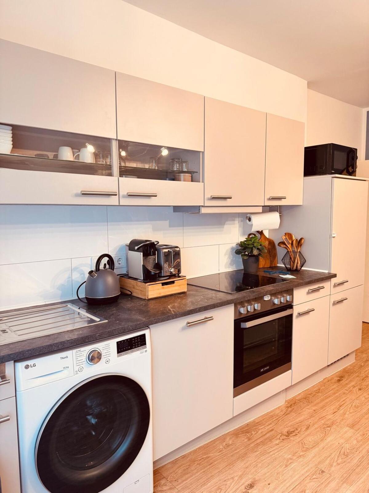 Zentrale Wohnung Direkt Am Hauptbahnhof - Bismarck Düsseldorf Kültér fotó
